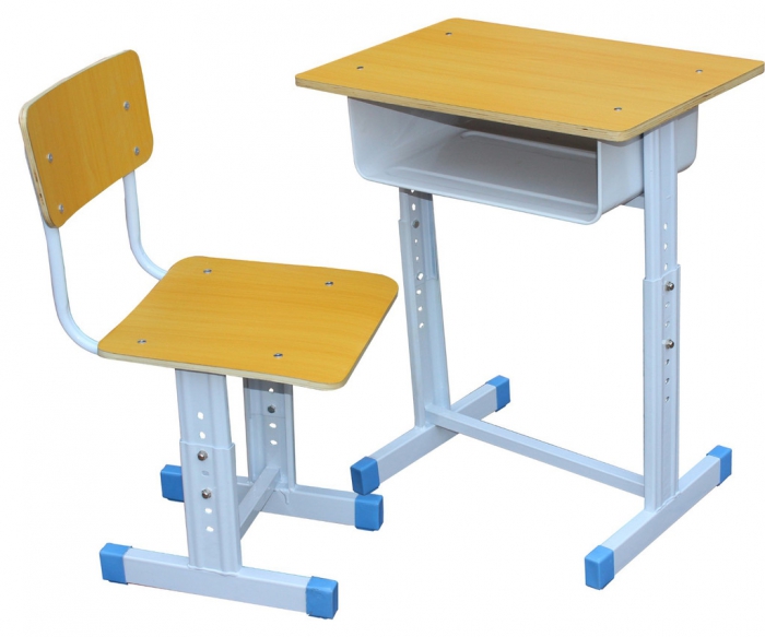 每个学生都应该爱护课桌椅