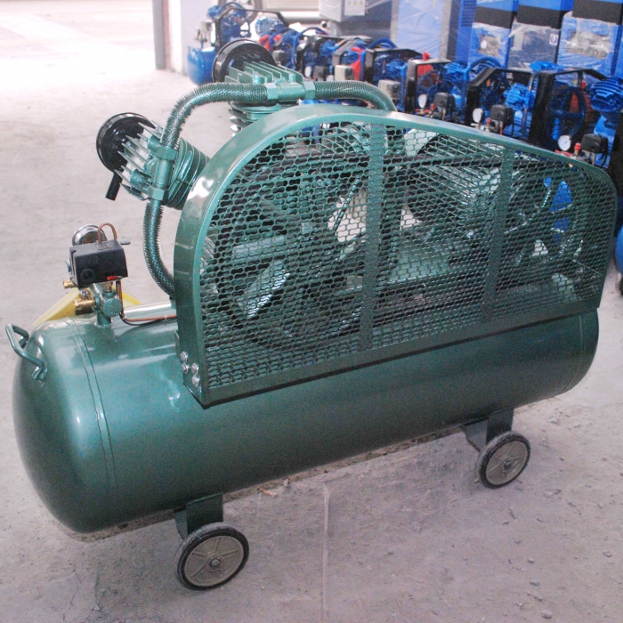 螺杆空压机在中国中材水泥安装现场