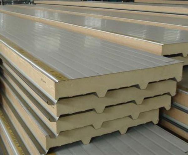 聚氨酯保温板是一种自熄性能强的保温材料
